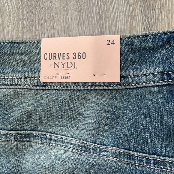 NYDJ Curves 360 shorts - Picture 6 of 6